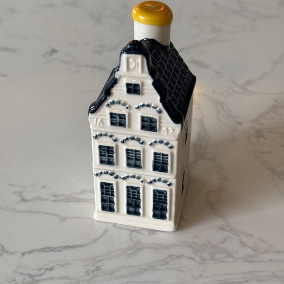KLM #17 Blue Delft House by BOLS - Picture 1 of 6